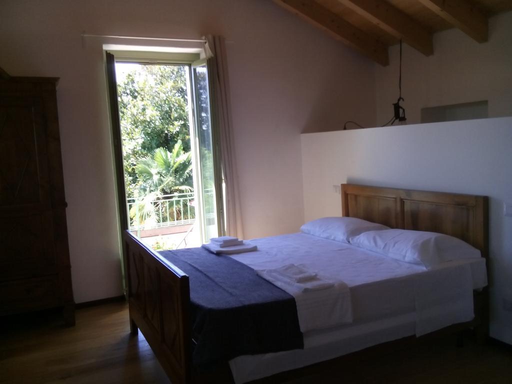 Appartamento La Camelia Ameno Phòng bức ảnh